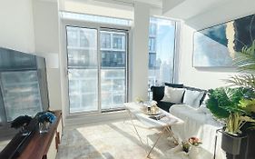 Amazing Penthouse Downtown Toronto! Lake View!